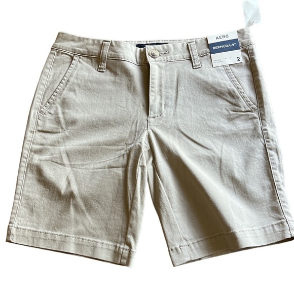 NWT Aeropostale bermuda shorts 9” size 2 tan midrise side slant pockets - Picture 1 of 11